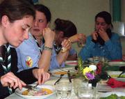 Des cheftaines à table