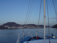 en chaloupe vers Patmos