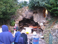 à la grotte