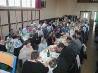 210 convives